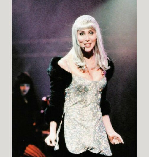 Behind the Glamour: Exploring Cher’s Greatest Onstage Anxieties and Vulnerabilities