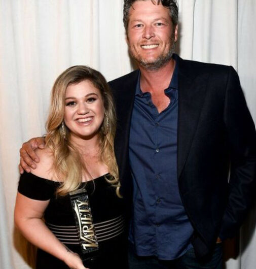 Behind the Scenes: The Unfiltered Story of Kelly Clarkson’s Collaboration with Blake Shelton on ‘There’s a New Kid In Town’