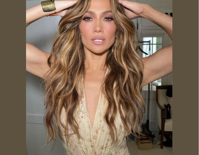 Unlock the Secrets: Jennifer Lopez’s Haircare Routine for Stunningly Shiny Hair!