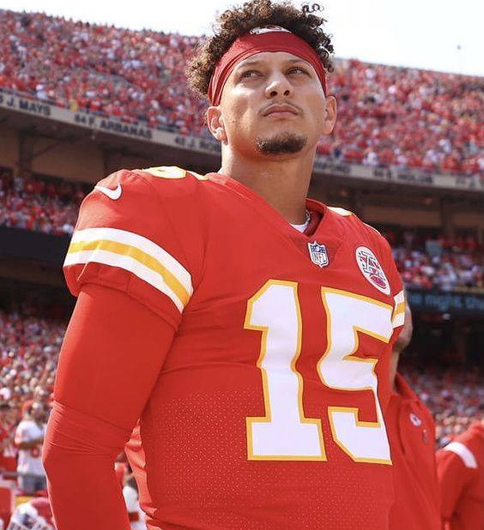 Unlock the mystery of Patrick Mahomes’ supreme confidence with these insider secrets! 🕵️‍♂️