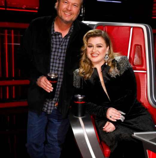 Discover the harmony of laughter: Kelly Clarkson’s lessons from sharing the stage with Blake Shelton!